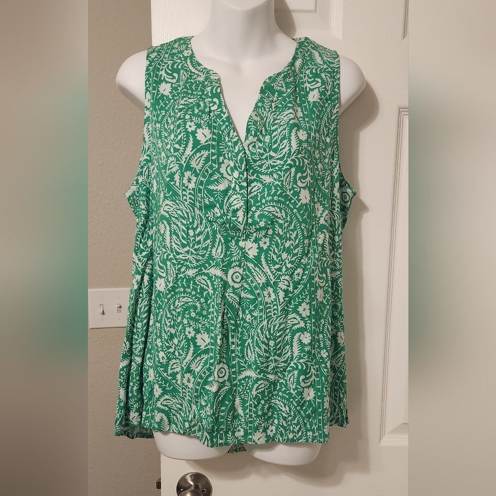 Crown and Ivy top